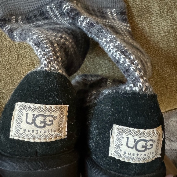 UGG Knit Sweater Boots. Size 7. - Picture 4 of 6